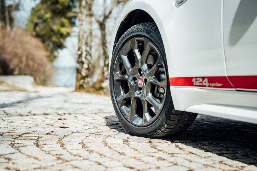 Детали экстерьера Fiat 124 Spider S-Design (348) 2018 года  (фото 19 из 33)